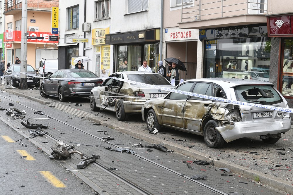 Višestruki sudar u zagrebačkoj Dubravi (Snimio Goran Mehkek/Cropix)